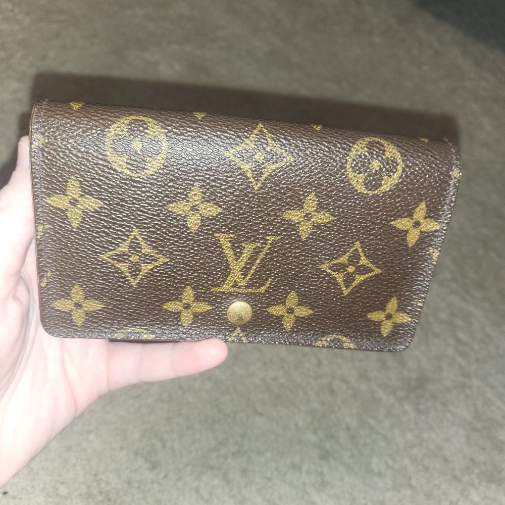 Louis vuitton trifold wallet